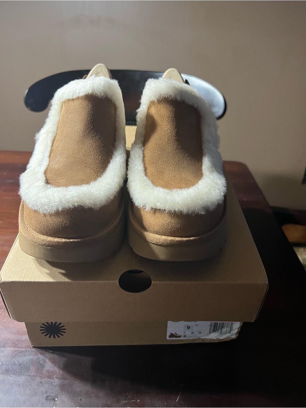 UGG Esmee clog Shearling-Trim Slingback NEW color chestnut - Picture 9 of 13